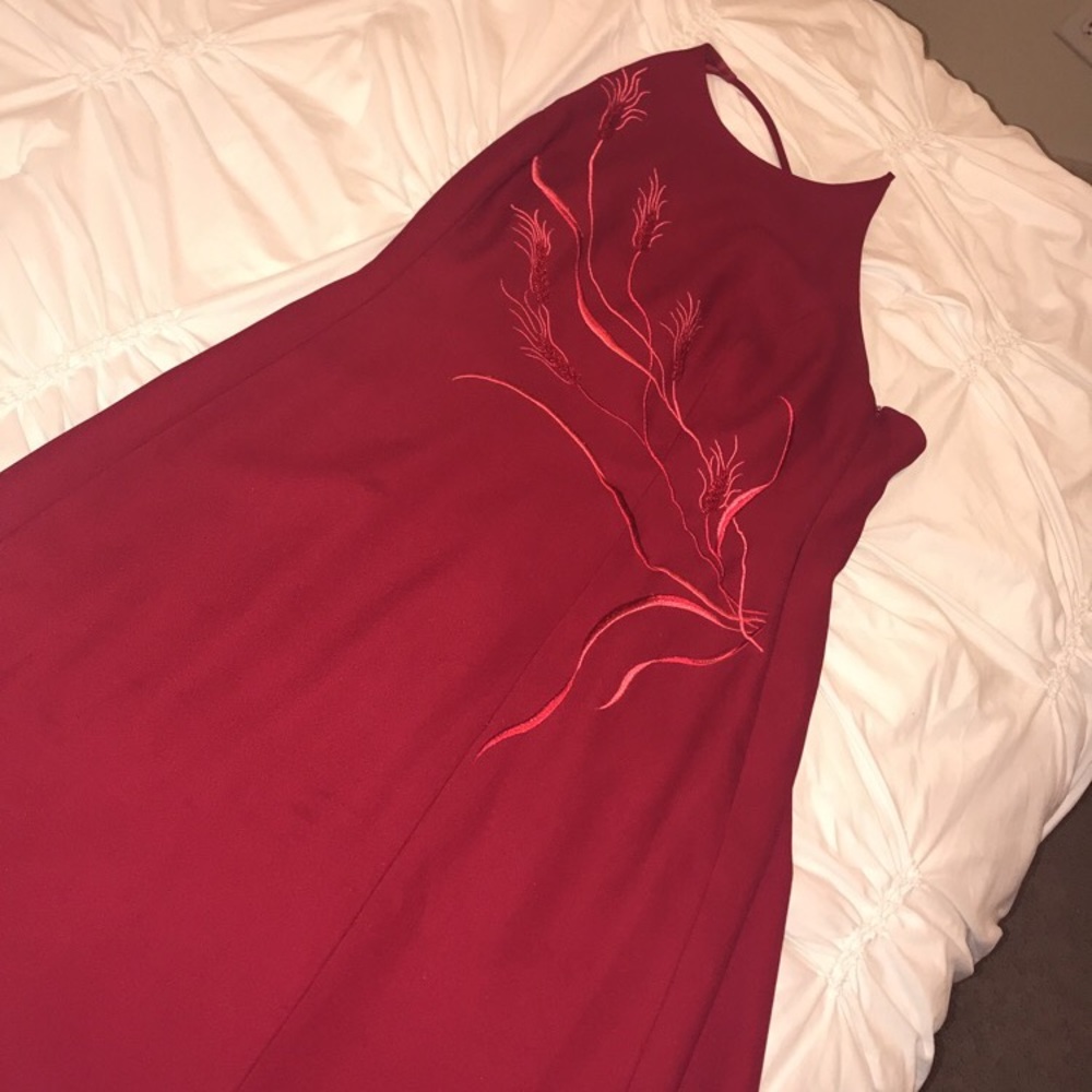 RED LONG DRESS - Picture 5 of 5